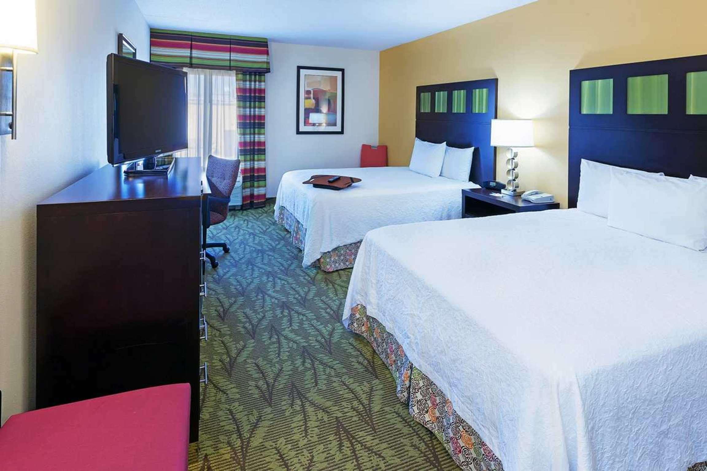 Hampton Inn & Suites Tulsa-Woodland Hills Номер фото