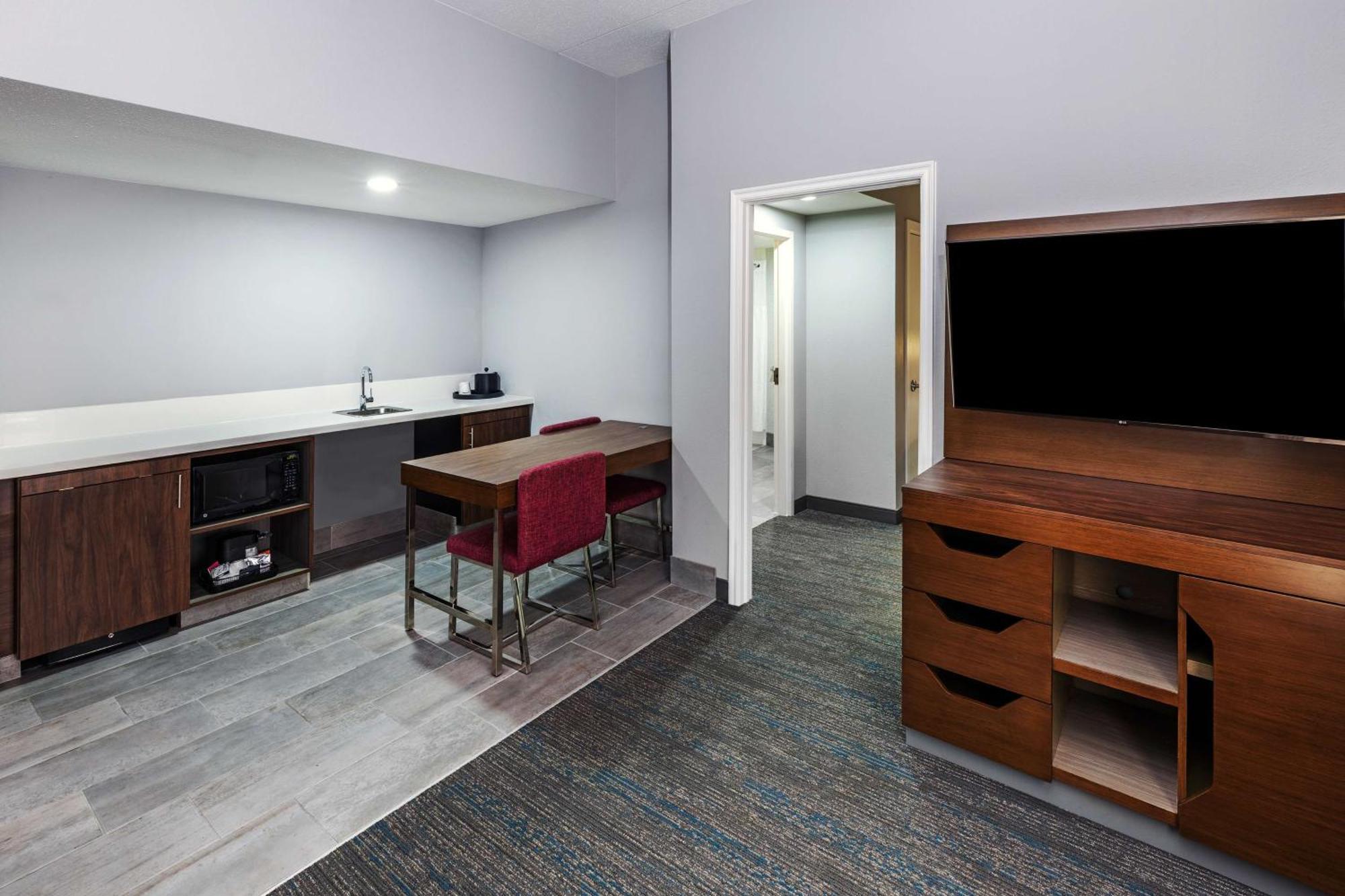 Hampton Inn & Suites Tulsa-Woodland Hills Экстерьер фото
