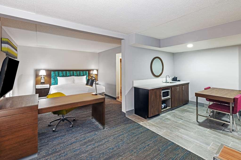 Hampton Inn & Suites Tulsa-Woodland Hills Номер фото