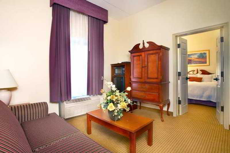 Hampton Inn & Suites Tulsa-Woodland Hills Номер фото
